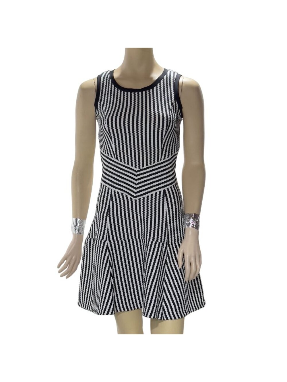 AQUA Women's Dress Black White Stripe Drop Waist Stretch Flounce Bottom Size M